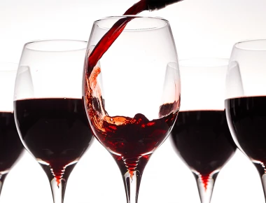 Καταργείται από την Πρωτοχρονιά ο ειδικός φόρος στο κρασί